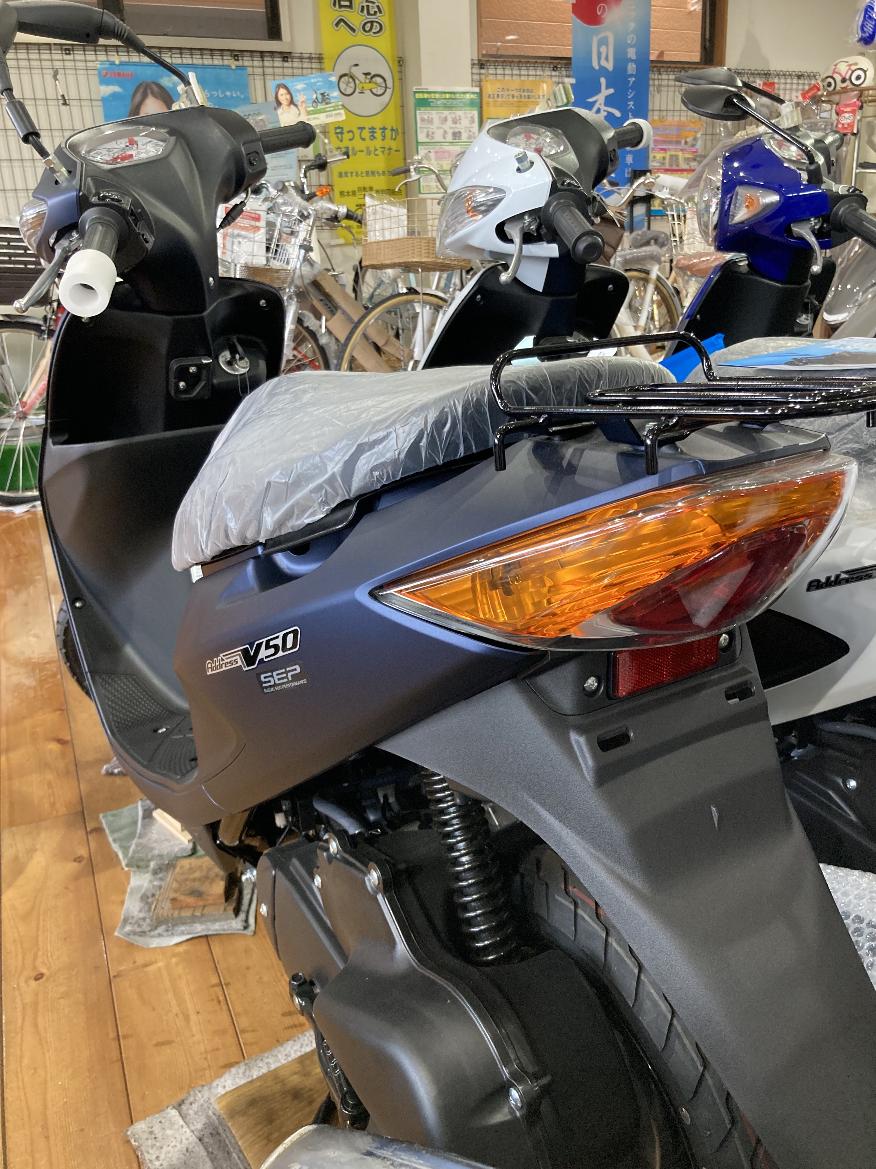 6DD86E01-6A6E-4EDC-90EB-E4661E7C4D30