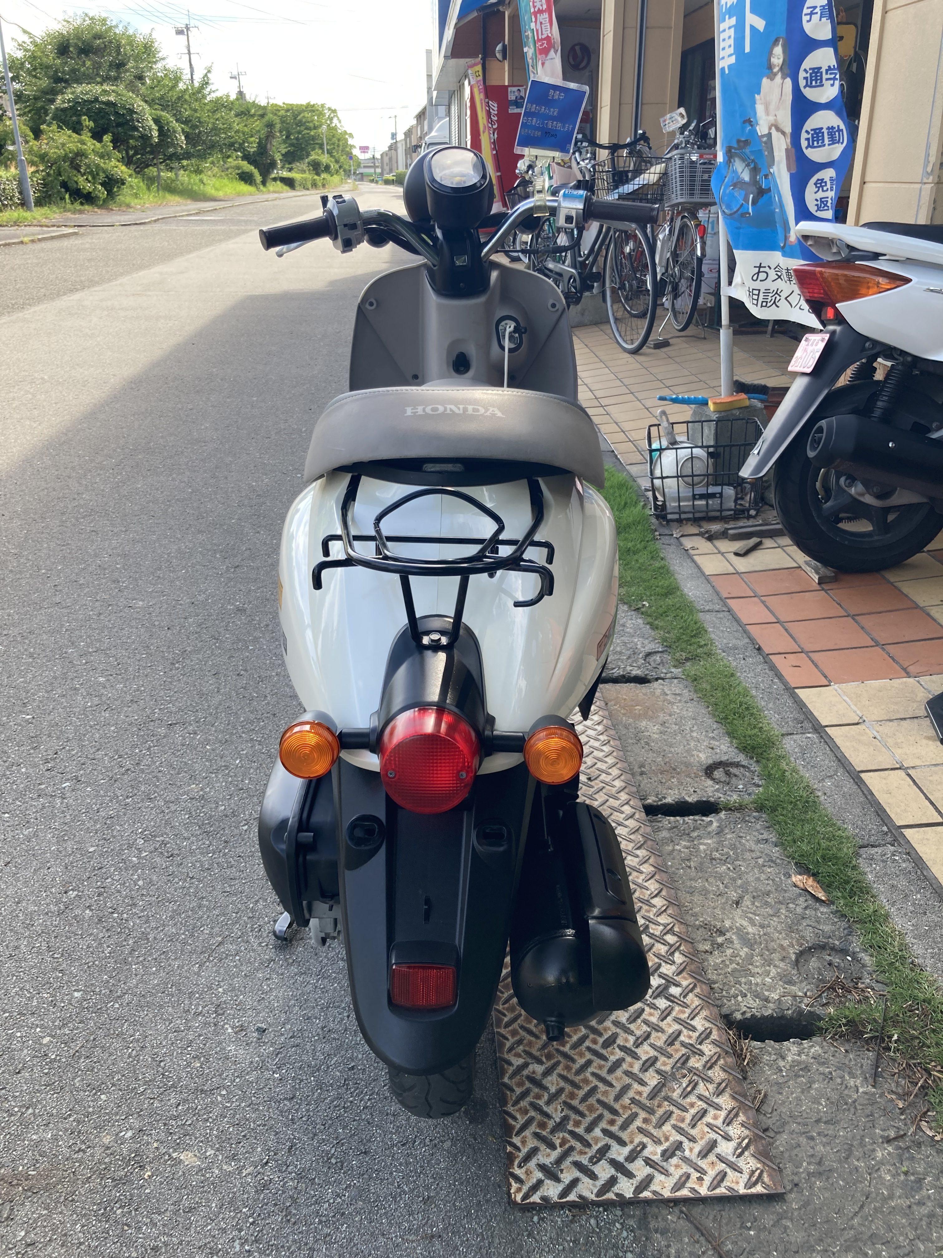 784C7908-17A8-4B6A-A596-454E70B93BFD