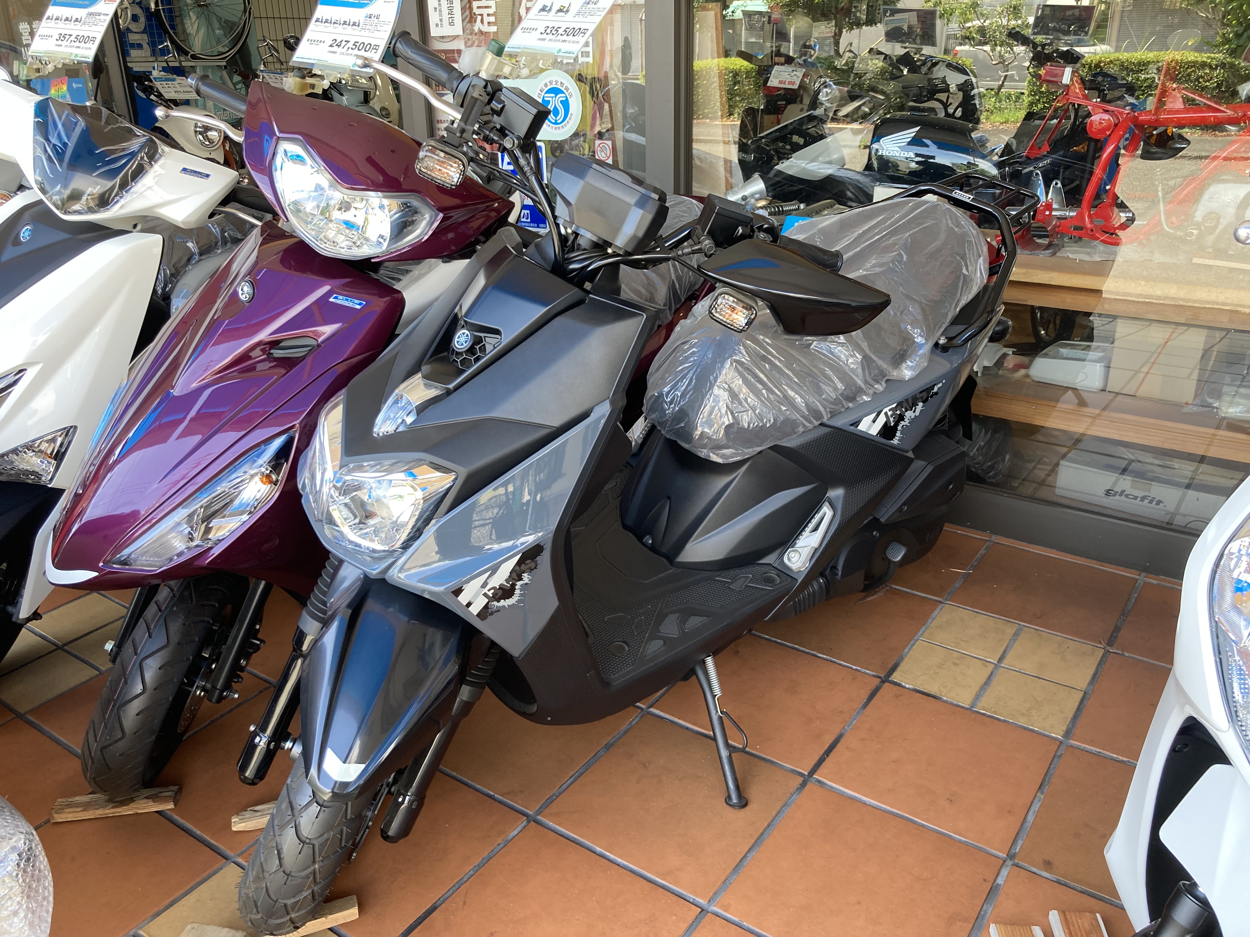 BCE199F6-D2B9-470D-A24C-6B7C5B41EAEA