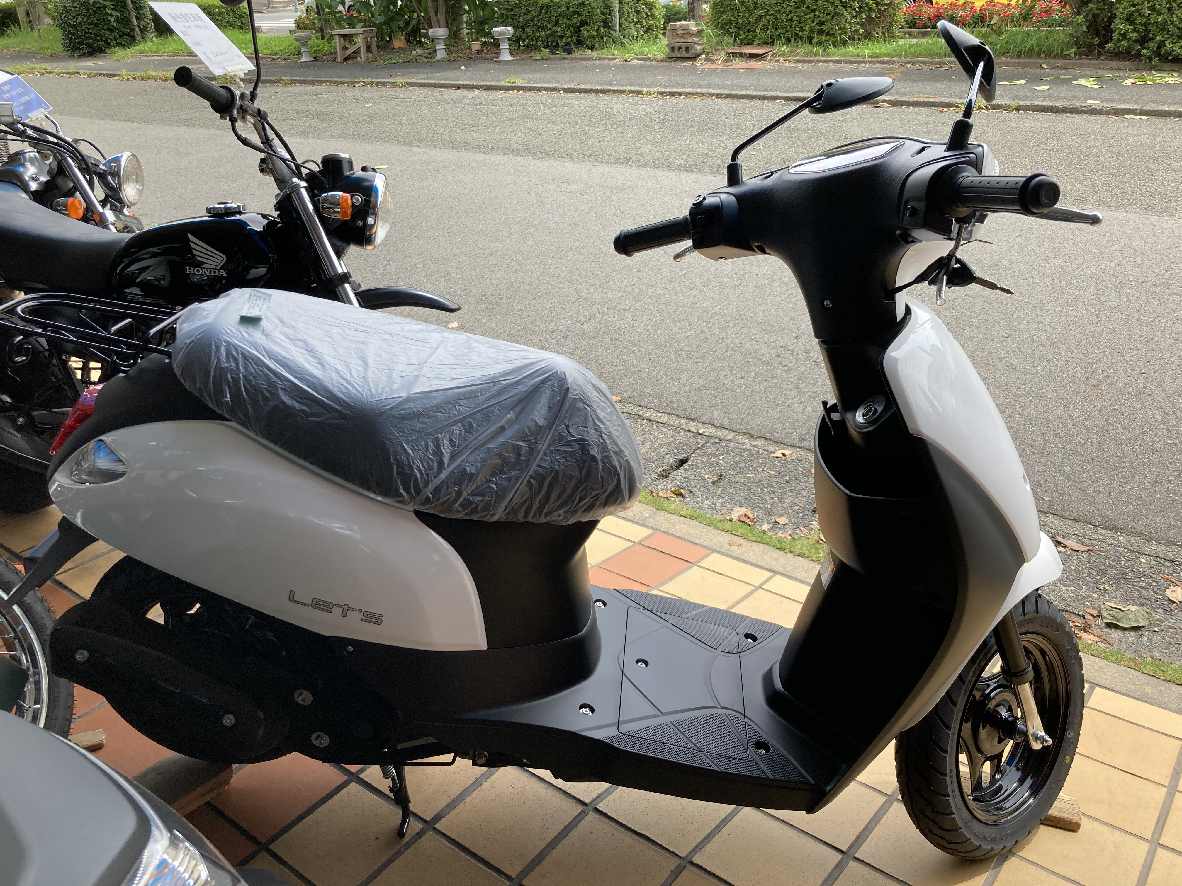 1EBF1688-E6D0-48F5-A6F4-8B291F7FFB10