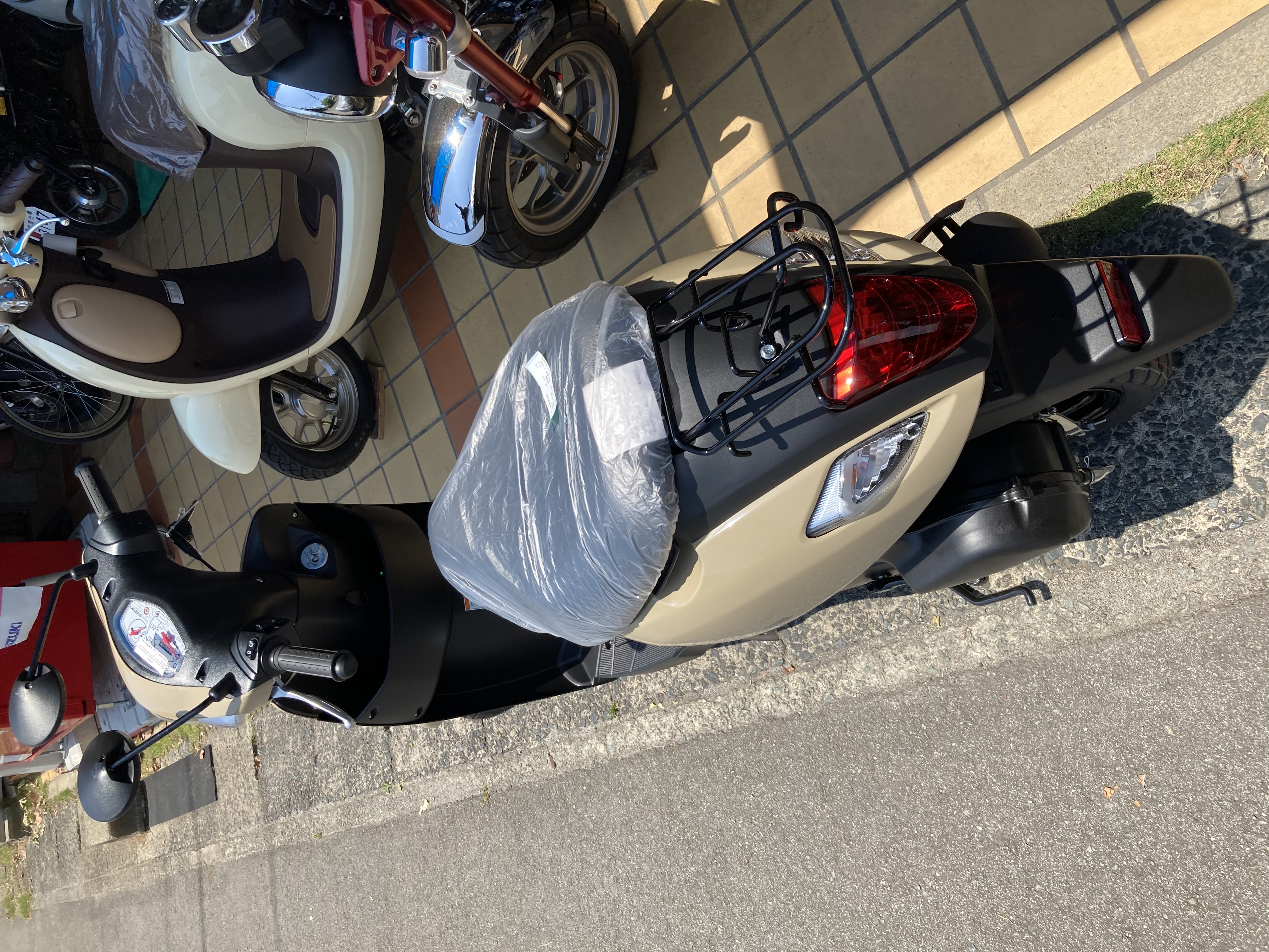 2D09E102-032C-41FE-BBB6-FCFEBD611739